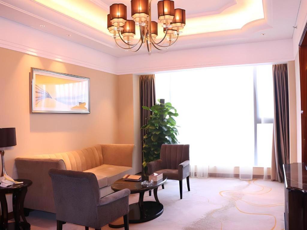 Wyndham Grand Plaza Royale Xianglin Shaoyang Hotel Exterior photo